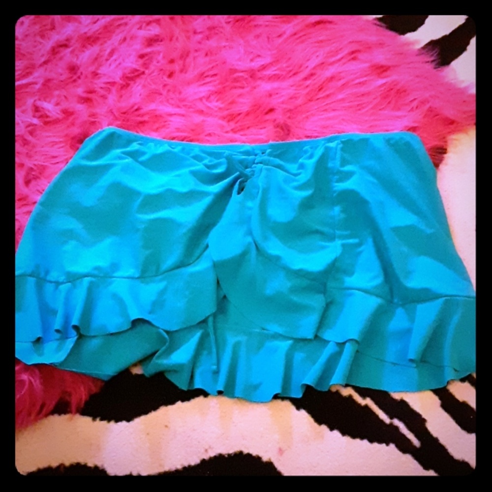 Suit scooter skirt